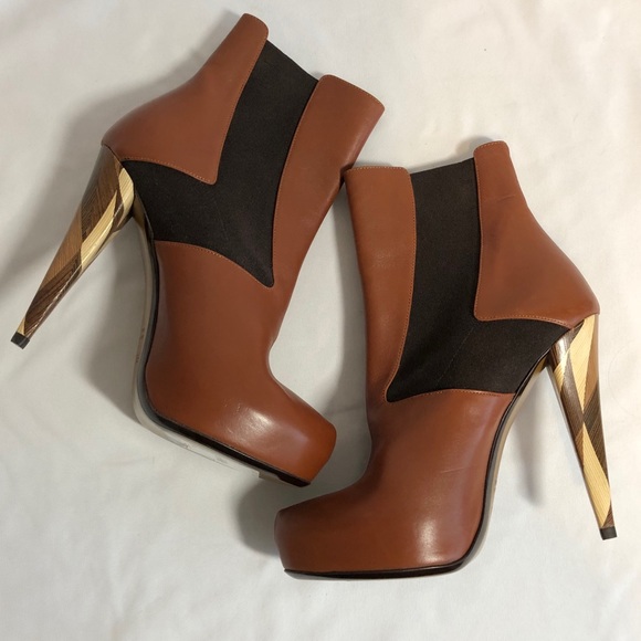 FENDI Platform Ankle Booties - Picture 10 of 12